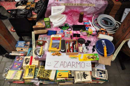 Darovanie nepoužívaných vecí na blšom trhu