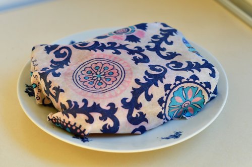 Používanie (prípadne aj výroba) „včelobalov“ na balenie potravín